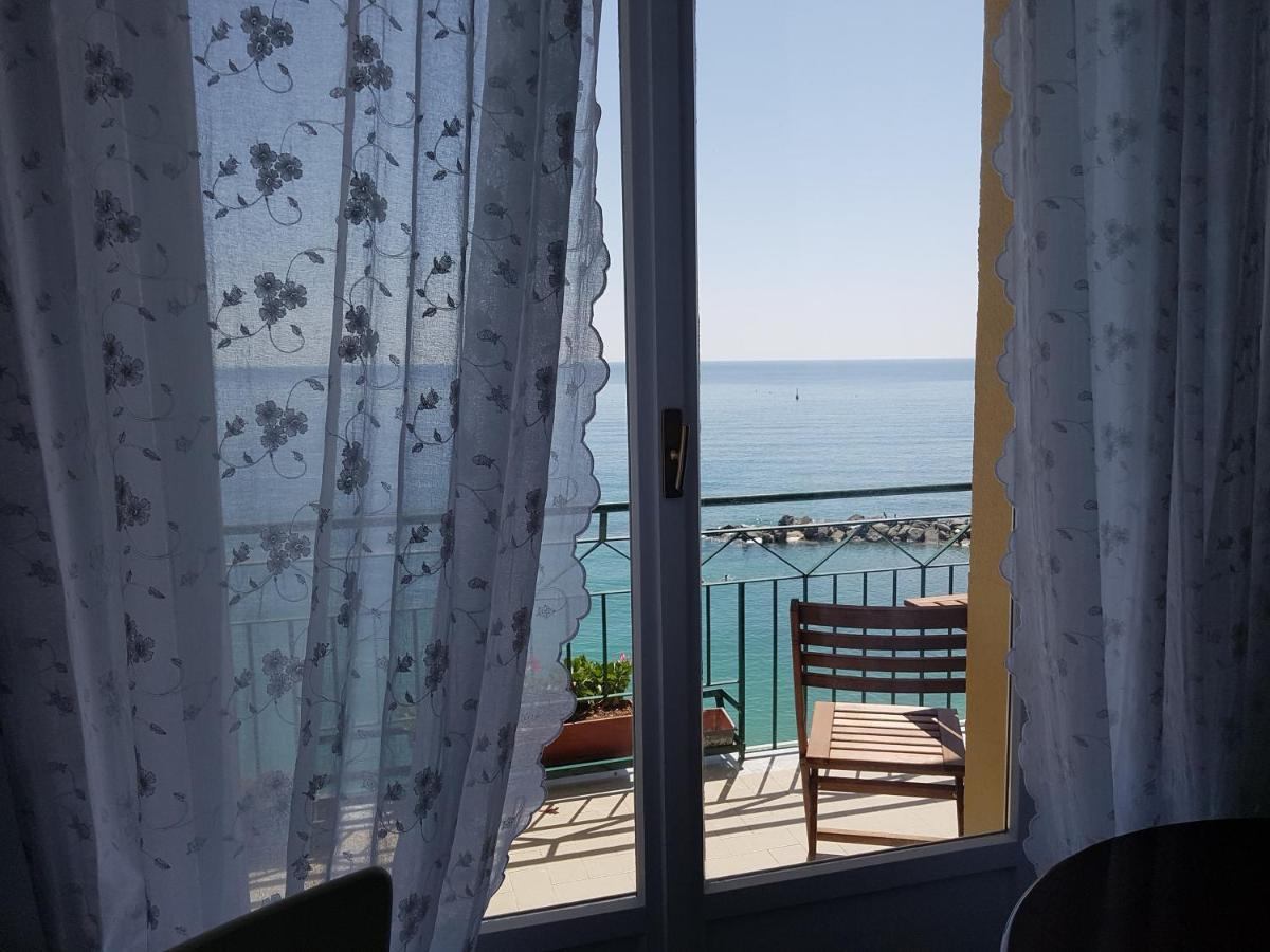 Bea'S Apartment - The Window To The Sea - Seafront มอนเตรอสโซ อัล มาเร ภายนอก รูปภาพ